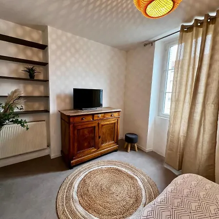 Sweet Apartment *